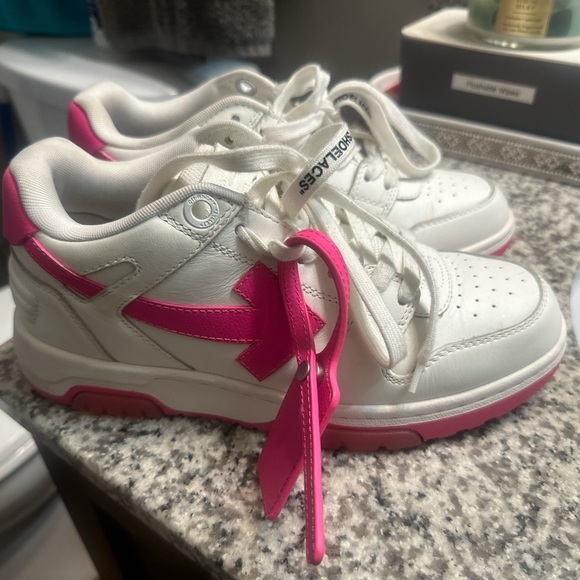 Off-White Women’s or Girls Sneakers in White and Pink - Picture 1 of 7